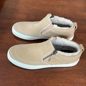 Women’s Sperry’s, suede Chukka